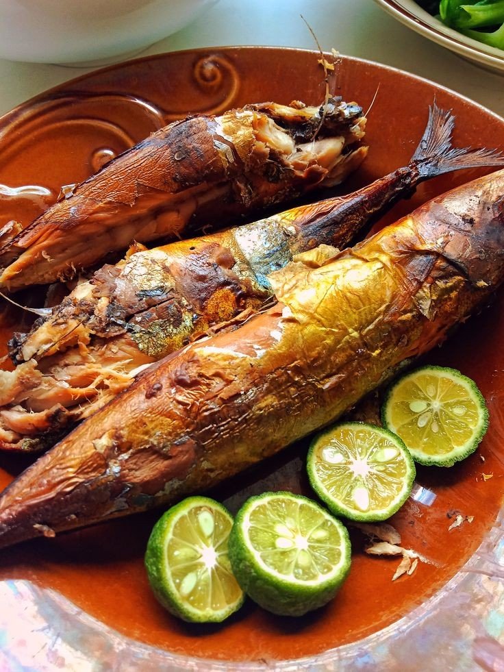Ikan Asap Mbah Joe: Rasa Laut yang Menggigit Jiwa di Cilacap